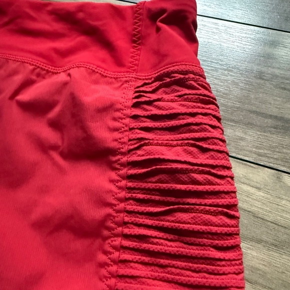 Lululemon Run: Bright At Night Shorts | Currant | Size 8 | Reflective | 4” Insea - Picture 6 of 7